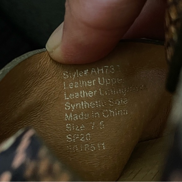 Madewell The Johanna Crisscross Clog Sandal in Snake Embossed Leather size 7.5 - Picture 10 of 10